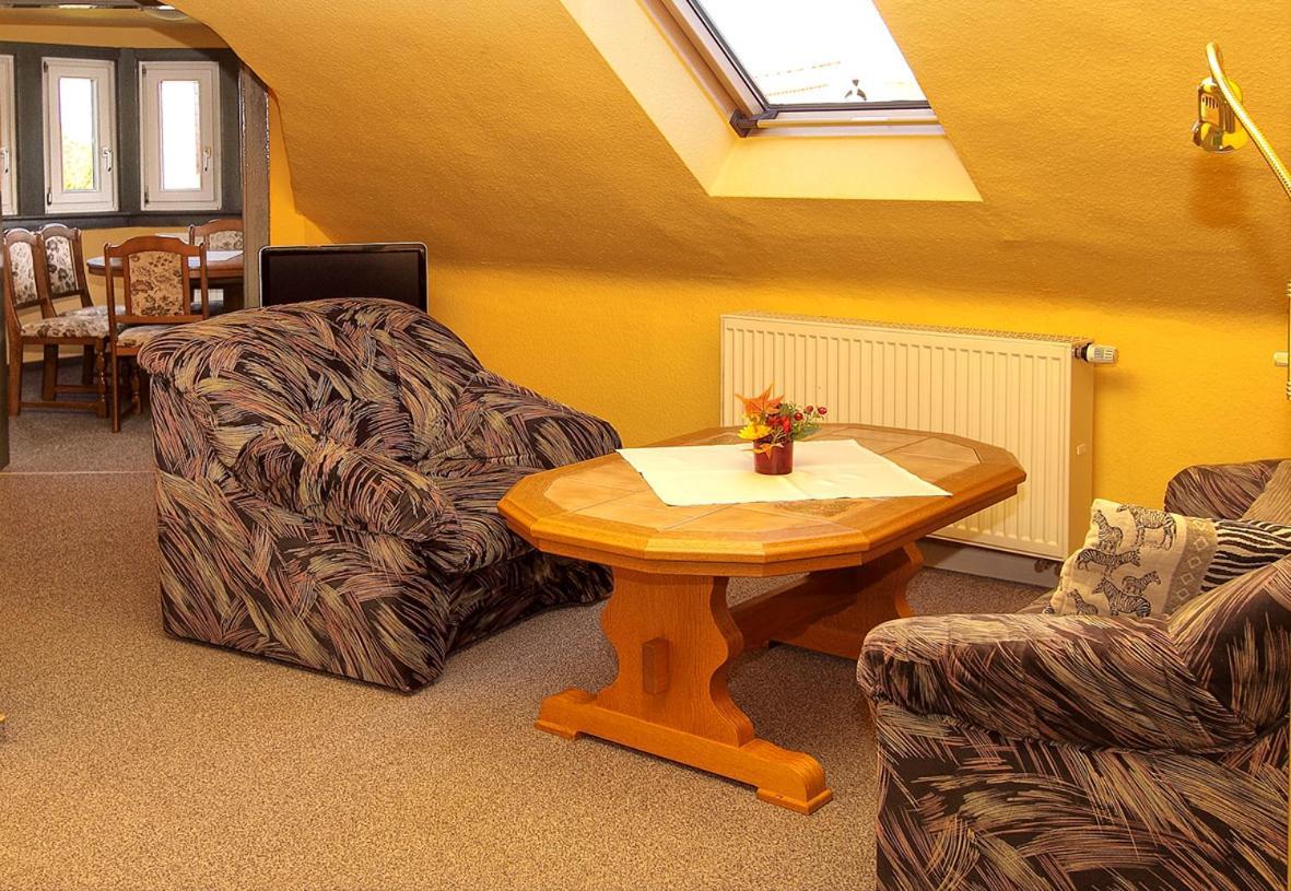 Gaststaette Und Pension Felsenthal Tabarz Ruang foto