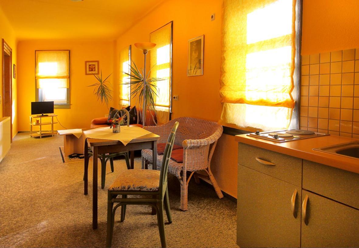 Gaststaette Und Pension Felsenthal Tabarz Ruang foto